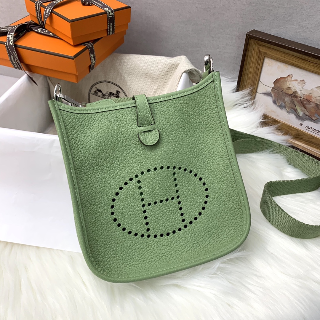 에르메스 미니 에블린16 아보카도그린 은장 끌레망스 가죽